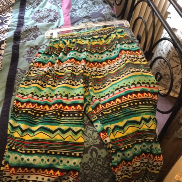 Multi color/print gaucho pants - Picture 2 of 2